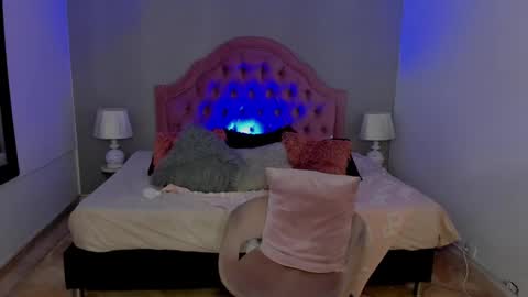 Snapshot of scarlett_dreamss7 chatting on February 2025 02:49:01 PM Scarlett online show from February 2025 02:49:01 PM