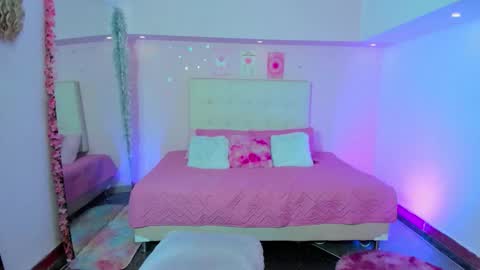 Scarlett  online show from October 2025 01:47:02 AM