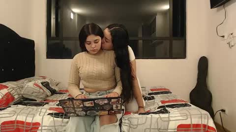 Snapshot of scarlett_evance chatting on February 2025 08:05:01 AM Scarlett and Jazmin online show from February 2025 08:05:01 AM
