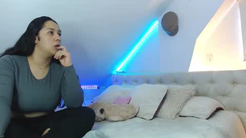 Snapshot of scarlett_evance chatting on October 2025 11:00:02 AM Scarlett and Jazmin online show from October 2025 11:00:02 AM