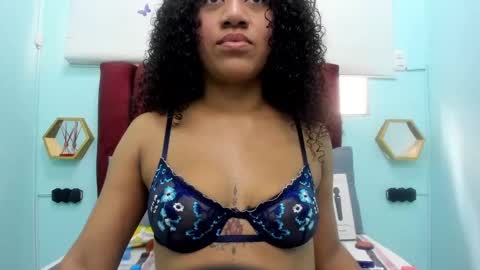 scarlett_fox20 online show from October 2025 02:30:02 PM