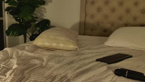 Scarlett Grand online show from October 2025 05:00:02 AM