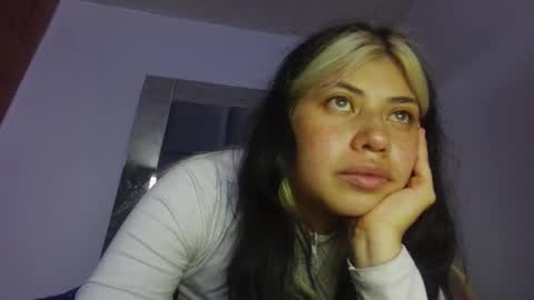 Snapshot of scarlett_johhns chatting on October 2025 02:56:01 AM scarlett_johhns online show from October 2025 02:56:01 AM