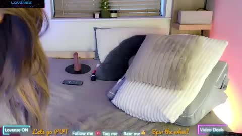 Snapshot of scarlett_paisley_glamour chatting on February 2025 02:05:02 PM Scarlett Paisleyy online show from February 2025 02:05:02 PM