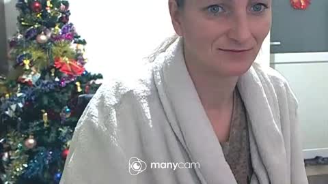 scarlett_queen01 online show from January 2025 02:14:01 AM