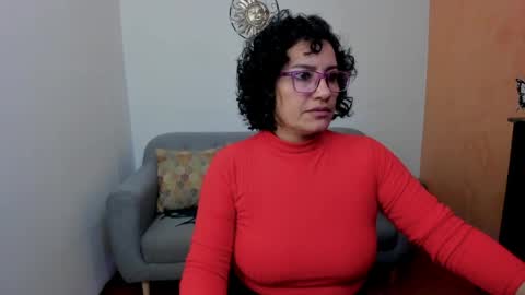 Scarlett sax online show from April 2026 10:59:01 PM