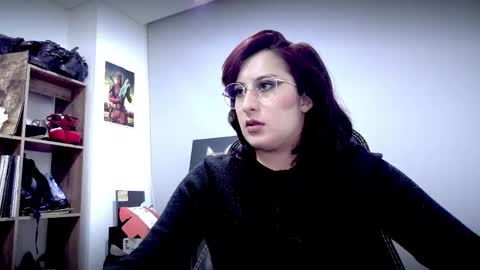 Snapshot of scarlett_sen chatting on April 2026 02:43:01 PM Mistress Scarlett online show from April 2026 02:43:01 PM