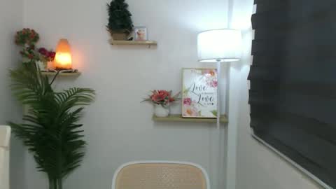 Snapshot of scarlett_sofia69 chatting on October 2025 04:54:01 AM online show from October 2025 04:54:01 AM