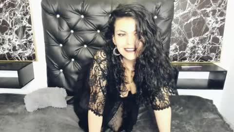 Snapshot of scarlett_w0lf chatting on February 2025 04:07:01 PM Scarlett online show from February 2025 04:07:01 PM