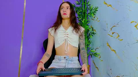 Snapshot of scarlettjones_x chatting on September 2025 12:45:02 AM Scarlet online show from September 2025 12:45:02 AM