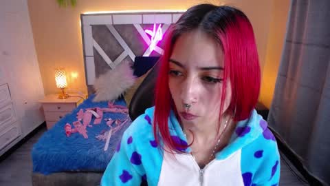 Snapshot of scarllett_bdsm chatting on December 2024 08:11:02 AM Scarllett online show from December 2024 08:11:02 AM