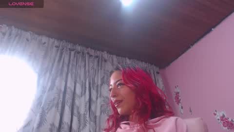 Snapshot of scarllett_bdsm chatting on January 2025 04:48:01 AM Scarllett online show from January 2025 04:48:01 AM