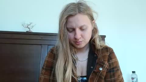 Snapshot of scartit chatting on January 2025 04:43:01 PM ScarTit Bernhard online show from January 2025 04:43:01 PM