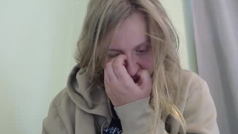 Snapshot of scartit chatting on October 2025 04:48:02 PM ScarTit Bernhard online show from October 2025 04:48:02 PM