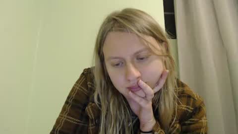 Snapshot of scartit chatting on October 2025 04:04:02 AM ScarTit Bernhard online show from October 2025 04:04:02 AM