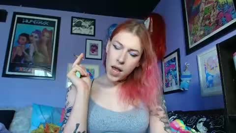 Snapshot of scary_sarah chatting on July 2026 06:20:01 PM Sarah Bones online show from July 2026 06:20:01 PM