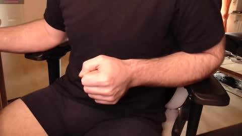 Snapshot of schwarzblau chatting on December 2024 10:38:02 AM Tom online show from December 2024 10:38:02 AM