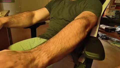 Snapshot of schwarzblau chatting on September 2025 09:09:01 AM Tom online show from September 2025 09:09:01 AM