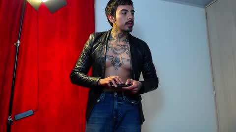Alejandro help me to reach 200 thumps up online show from April 2026 08:07:01 PM