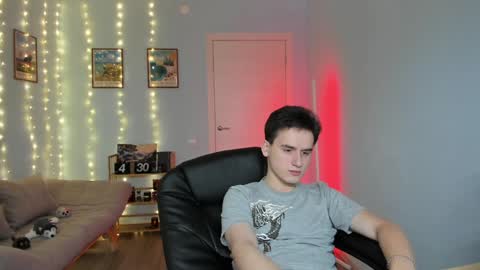 Snapshot of scooby_r chatting on December 2024 11:12:01 AM Thomas brunette and Alex blond online show from December 2024 11:12:01 AM