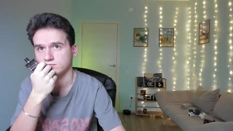 Snapshot of scooby_r chatting on December 2024 06:19:02 AM Thomas brunette and Alex blond online show from December 2024 06:19:02 AM