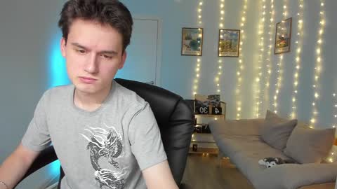 Snapshot of scooby_r chatting on December 2024 08:48:01 AM Thomas brunette and Alex blond online show from December 2024 08:48:01 AM