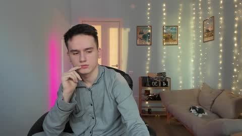 Snapshot of scooby_r chatting on January 2025 08:24:02 AM Thomas brunette and Alex blond online show from January 2025 08:24:02 AM