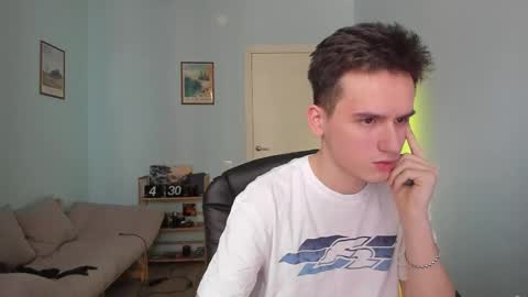 Snapshot of scooby_r chatting on March 2025 07:10:01 AM Thomas brunette and Alex blond online show from March 2025 07:10:01 AM