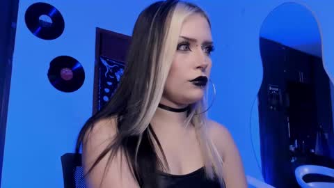 Snapshot of scorpiogyal chatting on October 2025 01:17:01 AM Goddess online show from October 2025 01:17:01 AM