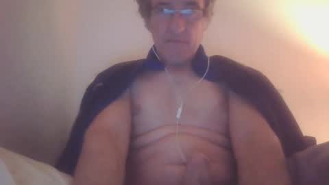 Snapshot of scotchwhieskie chatting on December 2024 11:05:01 PM scotchwhieskie online show from December 2024 11:05:01 PM