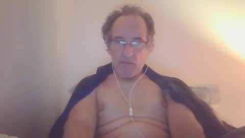 Snapshot of scotchwhieskie chatting on December 2024 11:57:02 PM scotchwhieskie online show from December 2024 11:57:02 PM