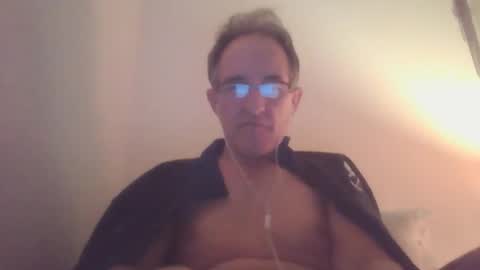 Snapshot of scotchwhieskie chatting on December 2024 11:06:02 PM scotchwhieskie online show from December 2024 11:06:02 PM
