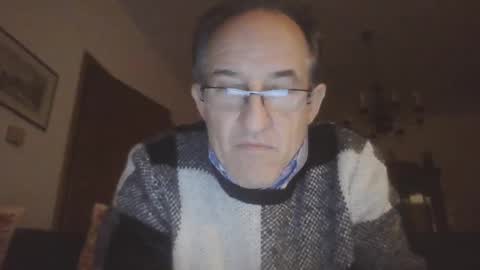 Snapshot of scotchwhieskie chatting on December 2024 11:42:01 PM scotchwhieskie online show from December 2024 11:42:01 PM