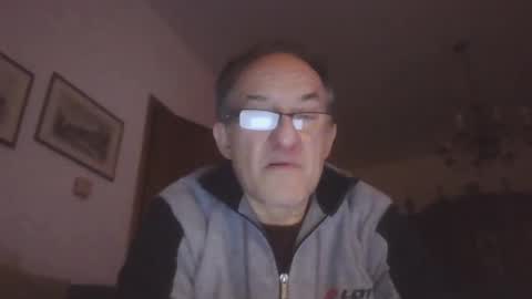 Snapshot of scotchwhieskie chatting on January 2025 10:44:01 PM scotchwhieskie online show from January 2025 10:44:01 PM