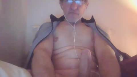 Snapshot of scotchwhieskie chatting on January 2025 12:37:01 AM scotchwhieskie online show from January 2025 12:37:01 AM
