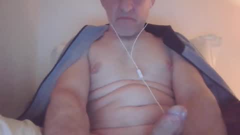Snapshot of scotchwhieskie chatting on January 2025 11:35:02 PM scotchwhieskie online show from January 2025 11:35:02 PM