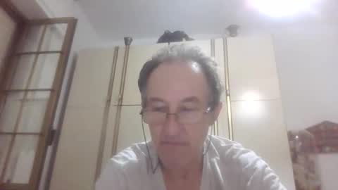 Snapshot of scotchwhieskie chatting on September 2025 06:52:02 PM scotchwhieskie online show from September 2025 06:52:02 PM