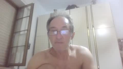 Snapshot of scotchwhieskie chatting on September 2025 06:52:01 PM scotchwhieskie online show from September 2025 06:52:01 PM