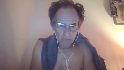 Snapshot of scotchwhieskie chatting on October 2025 10:20:02 PM scotchwhieskie online show from October 2025 10:20:02 PM