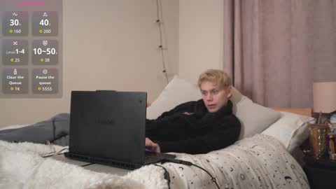 Snapshot of scottish_twink01 chatting on January 2026 12:47:02 AM danny online show from January 2026 12:47:02 AM