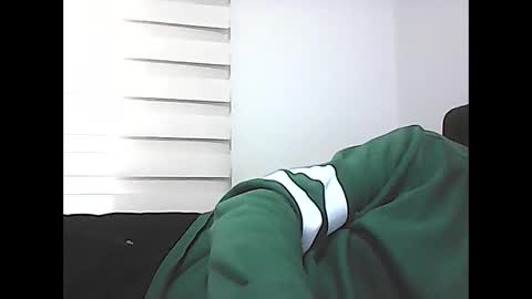 Snapshot of screw2 chatting on March 2025 11:17:01 AM Evren online show from March 2025 11:17:01 AM