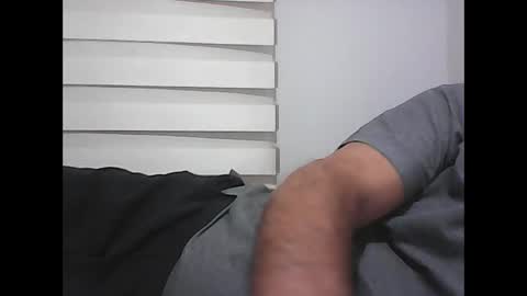 Snapshot of screw2 chatting on November 2025 06:18:02 PM Evren online show from November 2025 06:18:02 PM