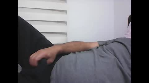 Snapshot of screw2 chatting on November 2025 11:48:02 PM Evren online show from November 2025 11:48:02 PM