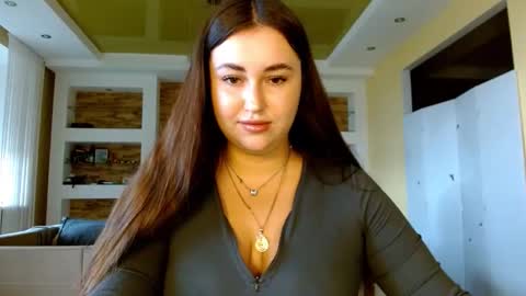 Elizabeth  online show from October 2025 06:44:01 AM