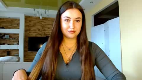 Elizabeth  online show from November 2025 07:51:01 AM