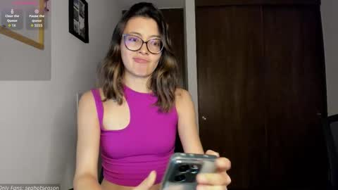 Aria Independent model online show from November 2025 12:10:02 AM