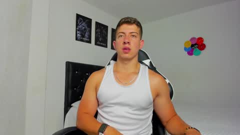 Snapshot of sean_brownx chatting on February 2025 01:21:01 PM Sean online show from February 2025 01:21:01 PM