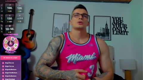 Snapshot of sean_carrera69 chatting on December 2024 08:15:01 PM Sean Carrera online show from December 2024 08:15:01 PM