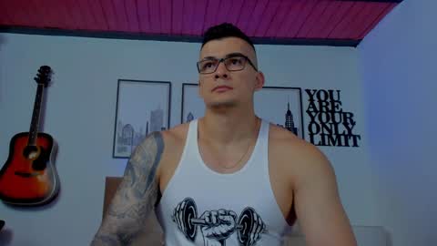 Snapshot of sean_carrera69 chatting on December 2024 04:46:02 PM Sean Carrera online show from December 2024 04:46:02 PM
