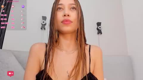 Snapshot of seattle_rousse chatting on December 2025 12:53:02 PM Rosie online show from December 2025 12:53:02 PM